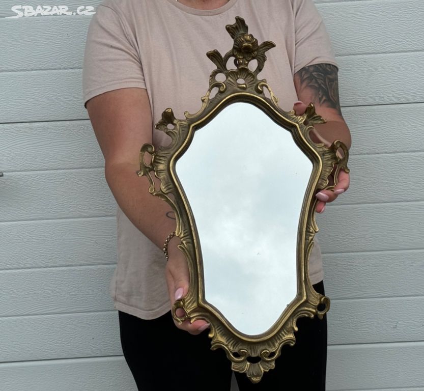 Zdobené mosazné nástěnné zrcadlo 1,9kg