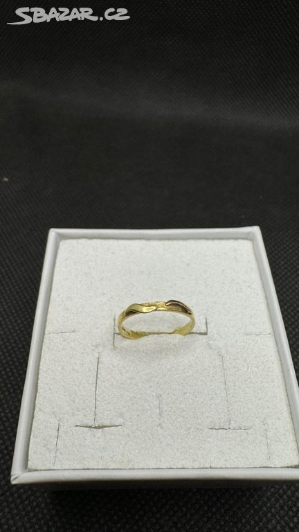 Zlatý prsten 14kt č:540