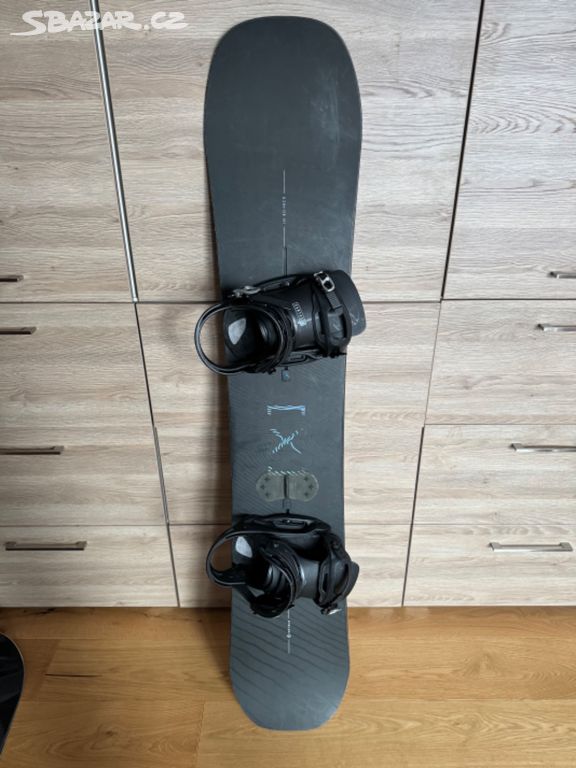 Snowboard Custom X 162W + Vazani Burton Cartel