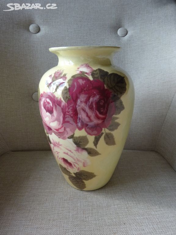 stará keramická váza