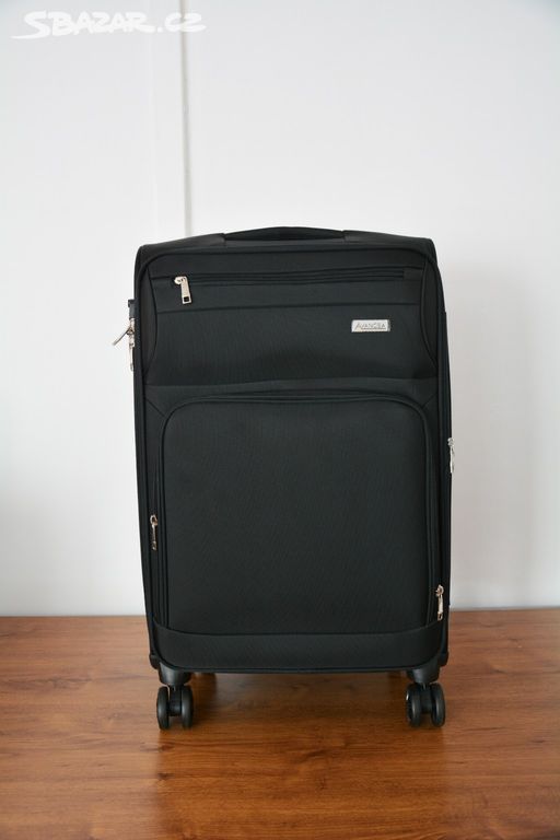 Cestovní kufr AVANCEA, středně velký.