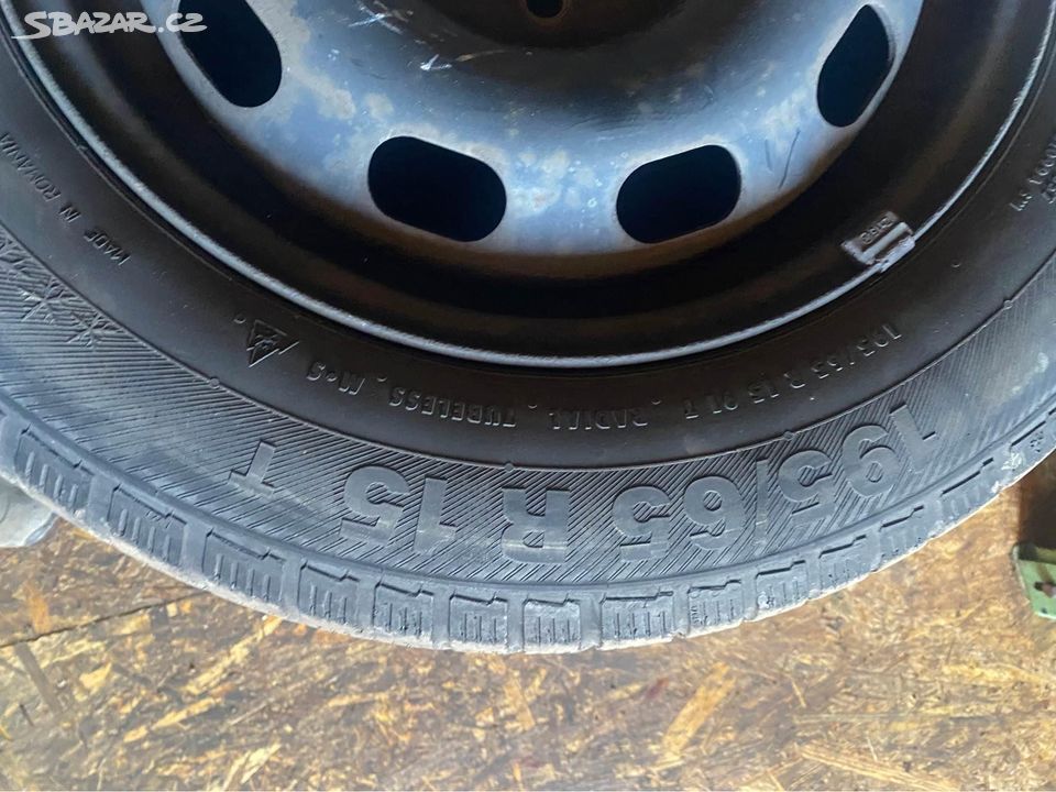 Škoda Octavia 1 disky + pneu