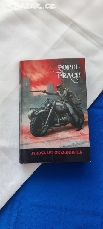 Popel a prach, Jarosław Grzędowicz