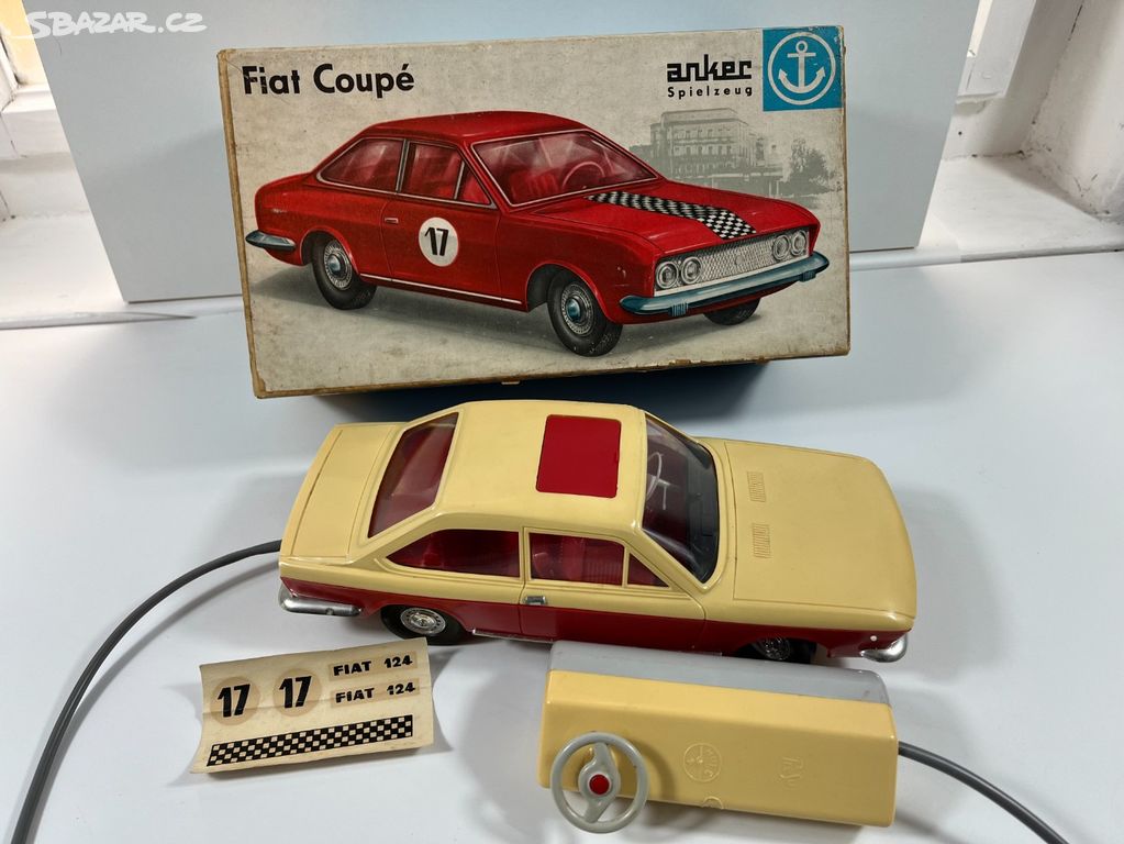 Stará hračka FIAT Coupé PIKO ANKER na bowden