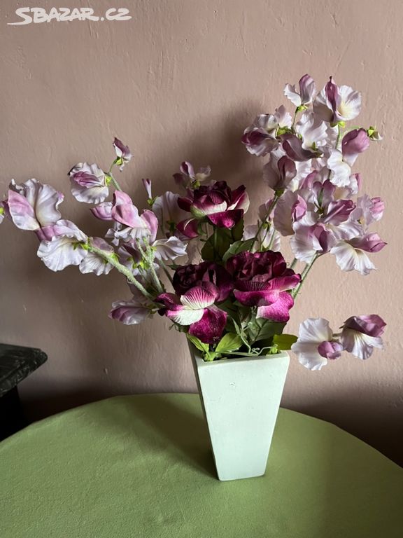 Dekorace na stůl - květináč hrachory