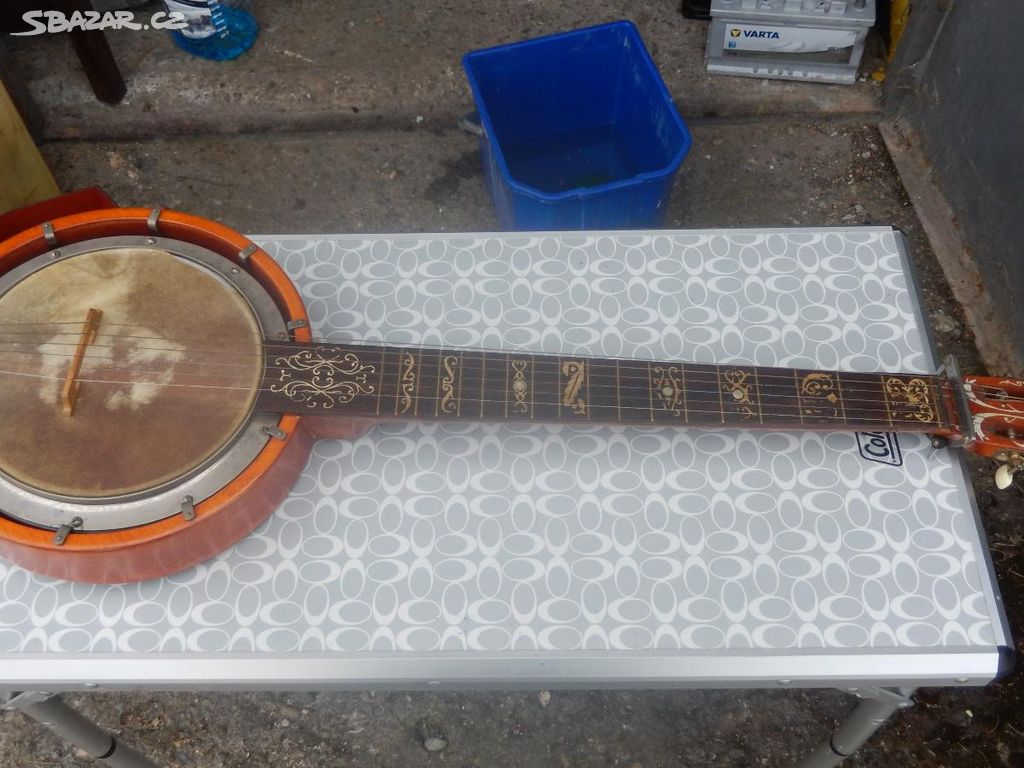 Starší Kentaky vkládané banjo kytarové "Ježkovina
