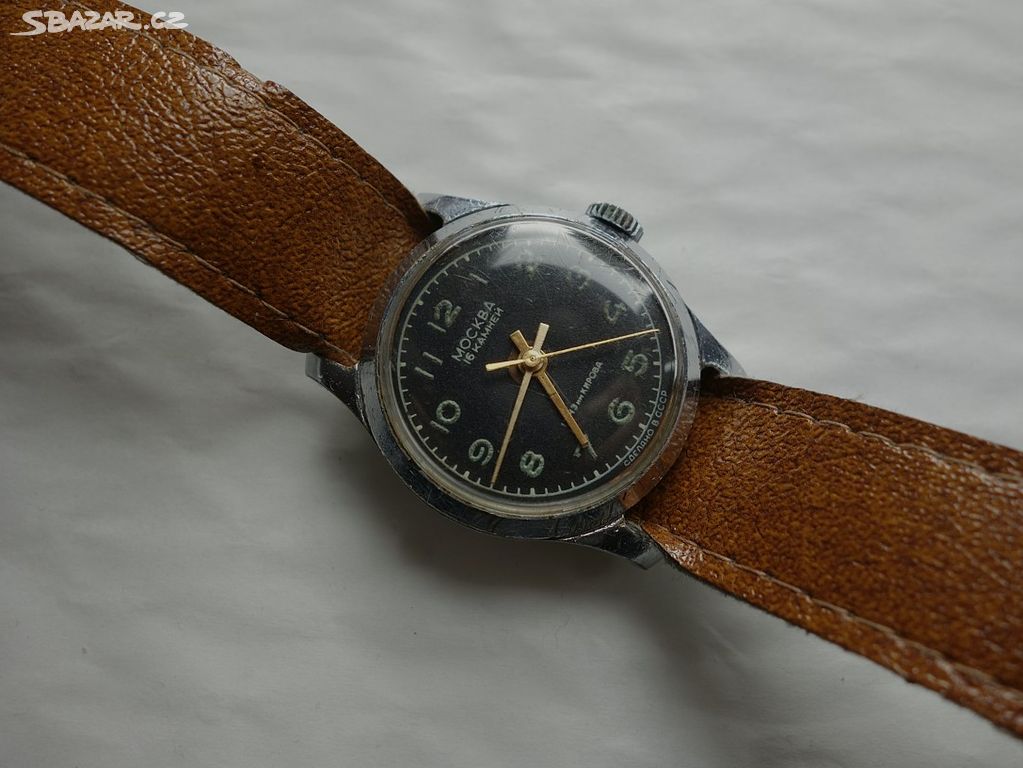 Staré funkční vojenské hodinky Moskva