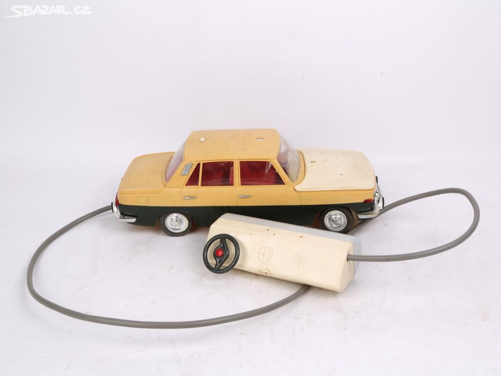 (17) Model automobilu policejního auta - retro