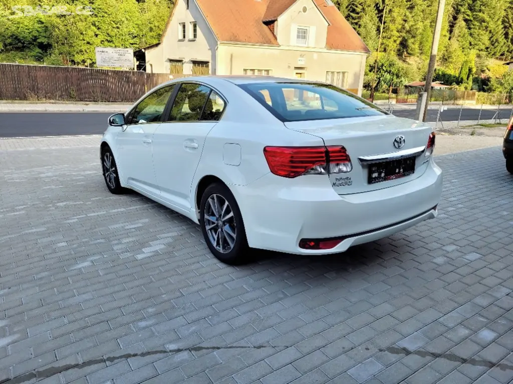 Toyota Avensis, 2.2 D-4D (110 kW), plný servis - fotka 3
