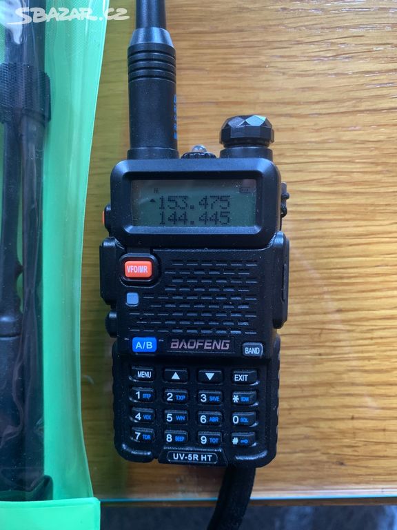 Baofeng UV-5R - Dual Band VHF/UHF Rádio