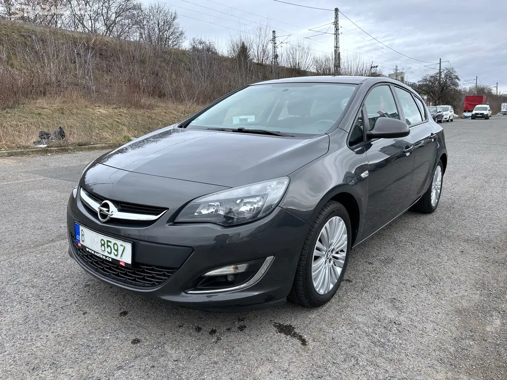 Opel Astra, J 1,6, tažné zařízení