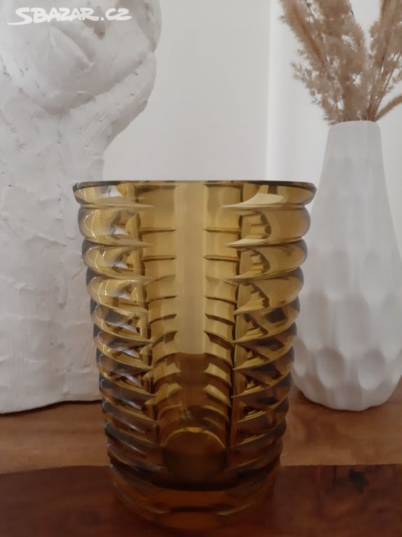 Ambrová váza z hutního skla - Ludvika Smrčková