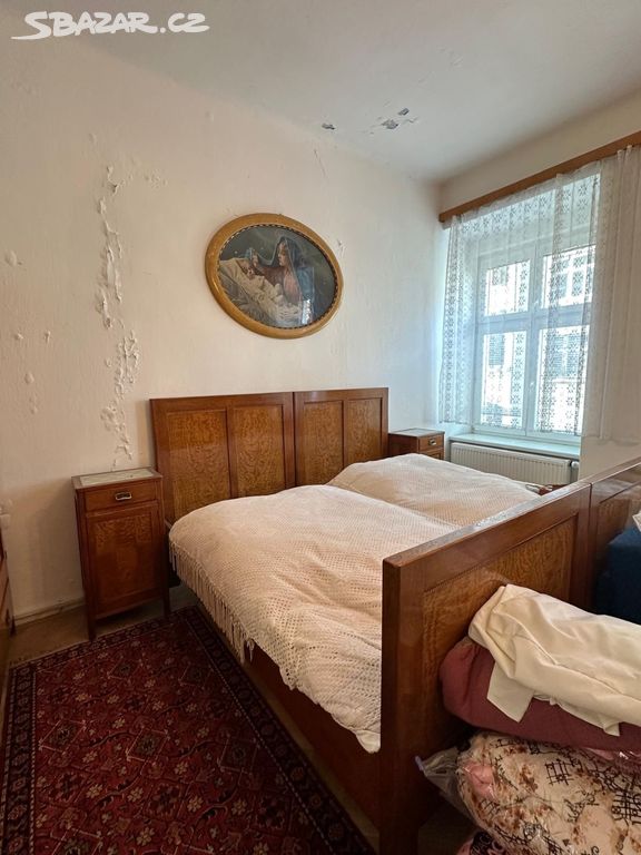 Prodám starožitnou manželskou postel