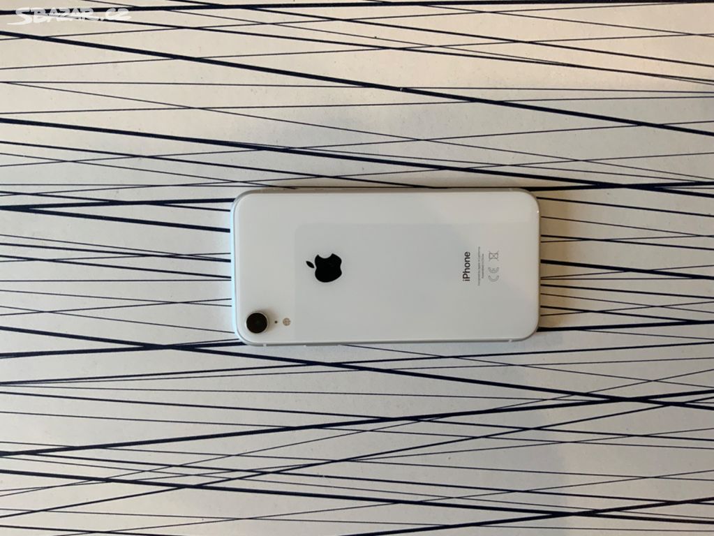 Apple Iphone XR 64Gb bílý černý