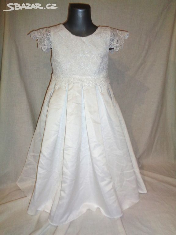 Nádherné bílé "svatební šaty"
