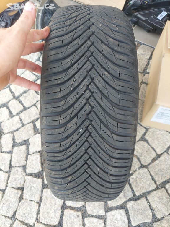 Maxxis Premitra 215/45 r 18 93W 7,2 mm, DOT 2122