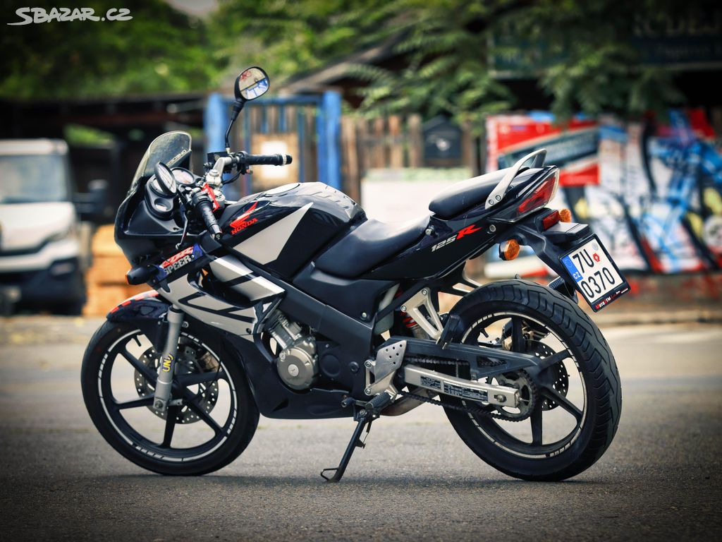 Motorka Honda CBR125R- A1