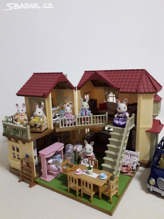 Patrový dům Sylvanian Families se světly