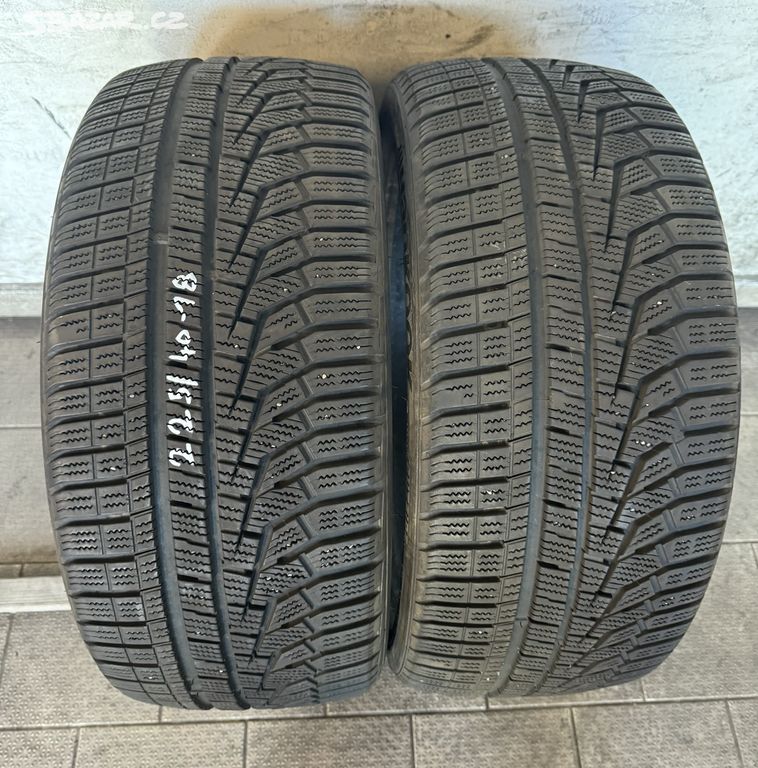 2x zimní pneu 225/40-18 Hankook, vzorek pneu 6mm