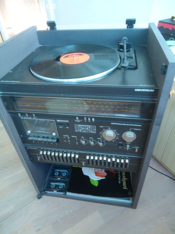 vintage 100W HiFi věž Universum + EQ + rack