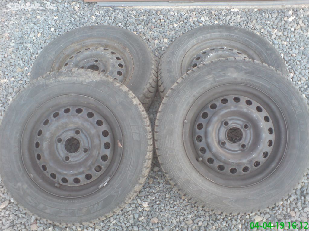 Celoroční pneu 175/70 13R