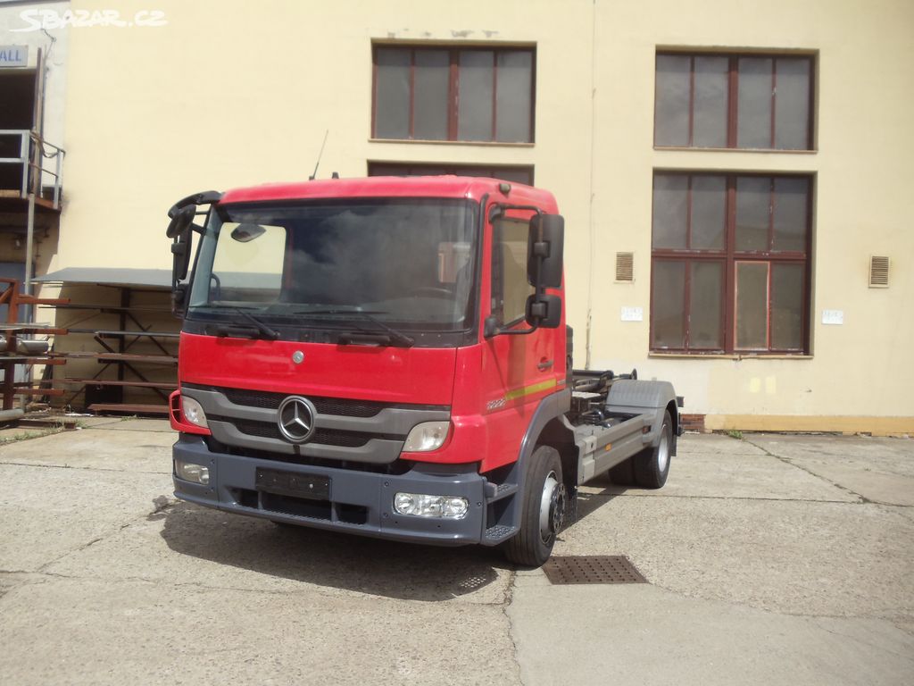 Mercedes-Benz Atego 1222 nosič konejnerů