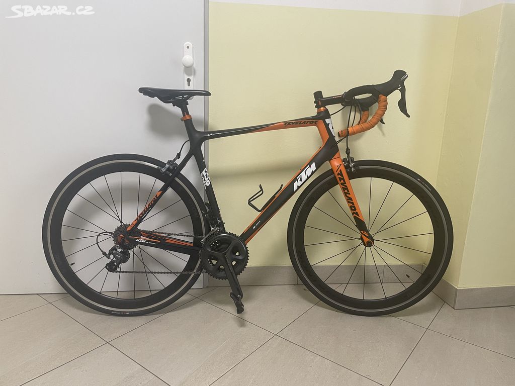 Silniční kolo KTM team revelator