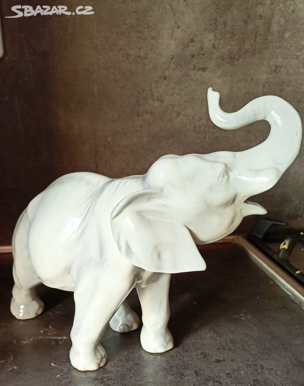 Porcelánový slon