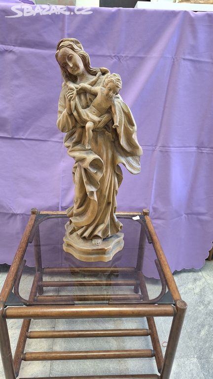 Dřevěná soška sv. Marie