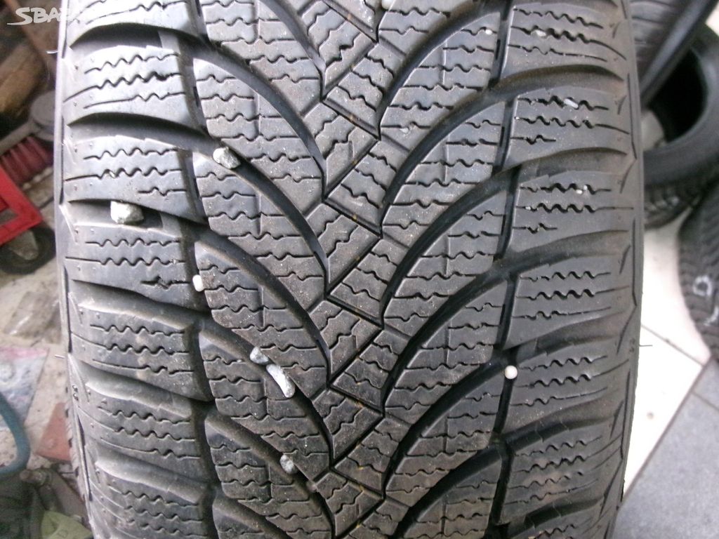 Zimní pneu NEXEN 185 65 15 č.14624