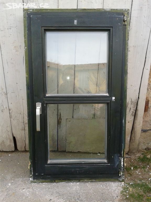 Dřevěné okno 60 x 104 cm