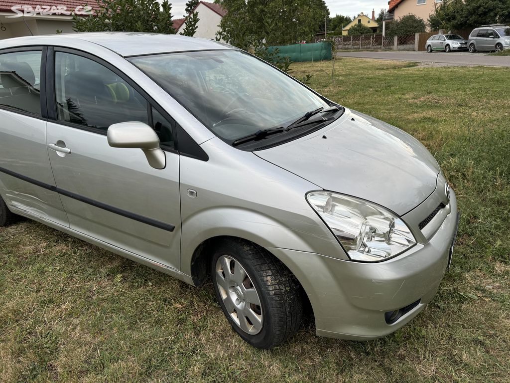 Toyota Corolla Verso 1.6 benzin, rv 2005