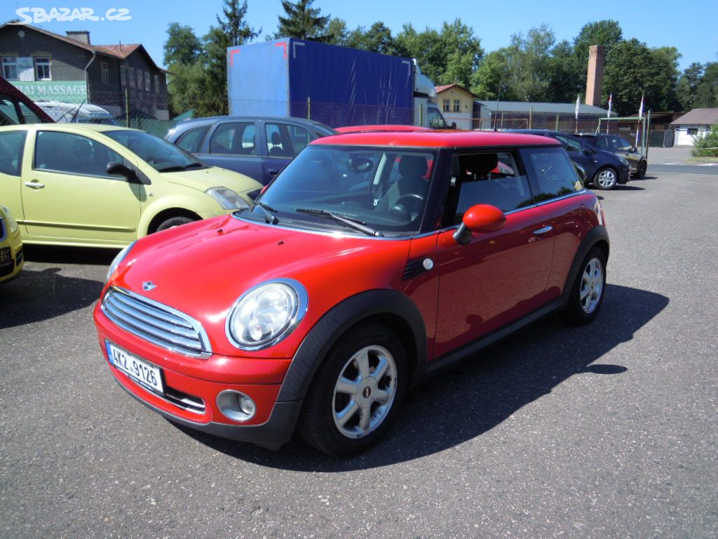 Mini Cooper 1.6i 75koní r.v.11/2010 -