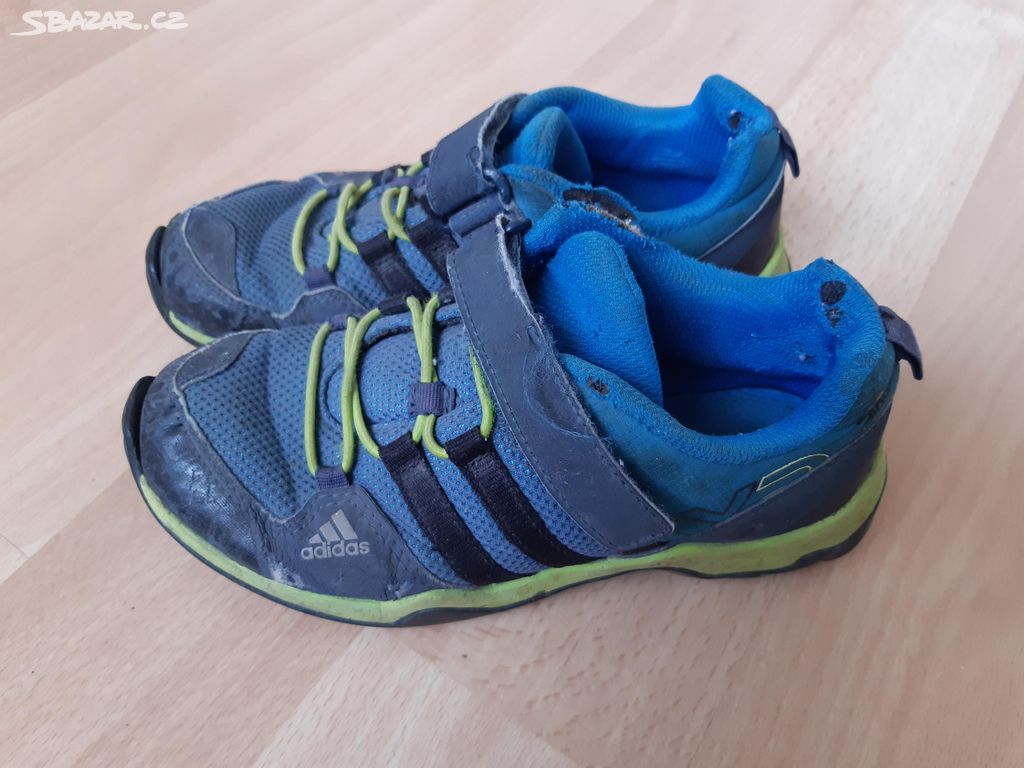 Botasky Adidas vel. 32