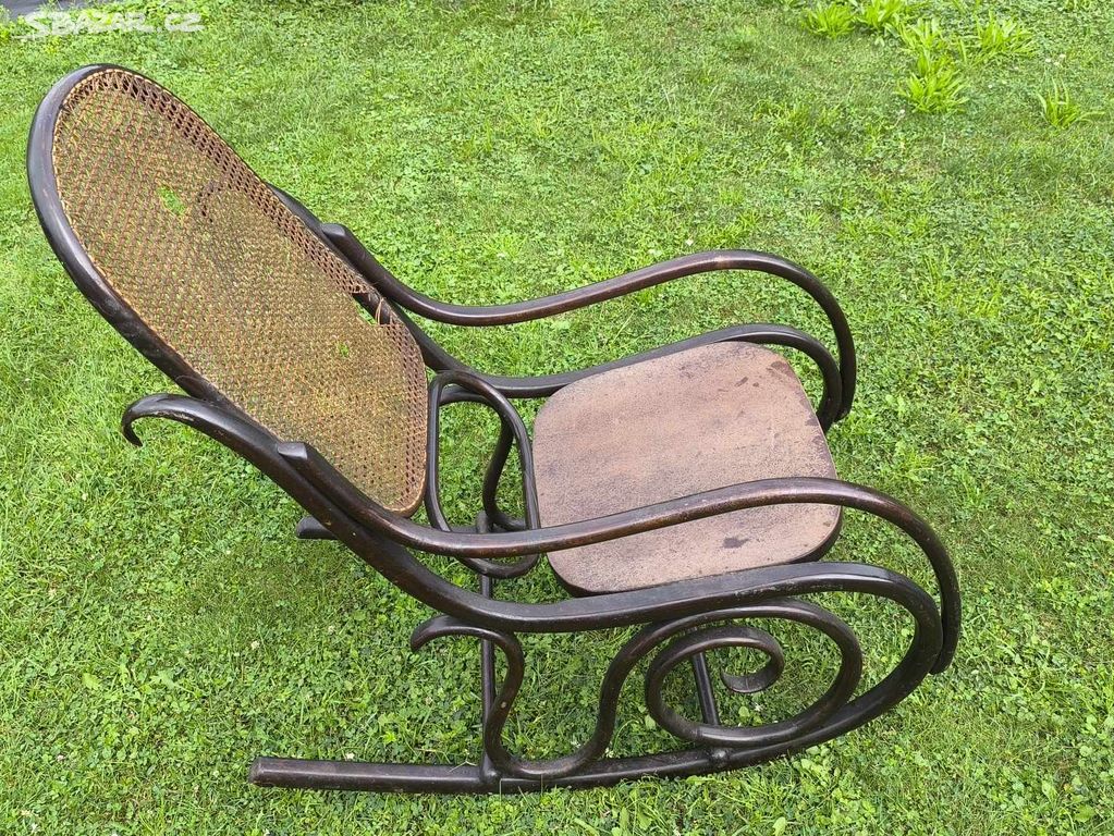 Staré houpací křeslo Thonet