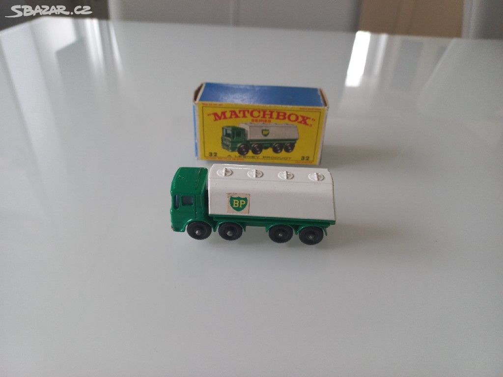 Matchbox rw no.32 Leyland Petrol Tanker