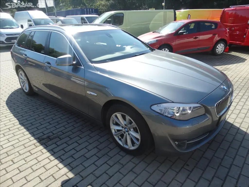 BMW Řada 5, 525d 6V 150KW AUT KŮŽE PANO XE - fotka 6