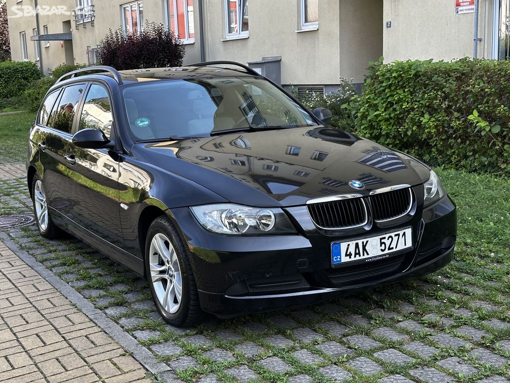 BMW E91 320i ALU kola Serviska 6st. Manuál Navi