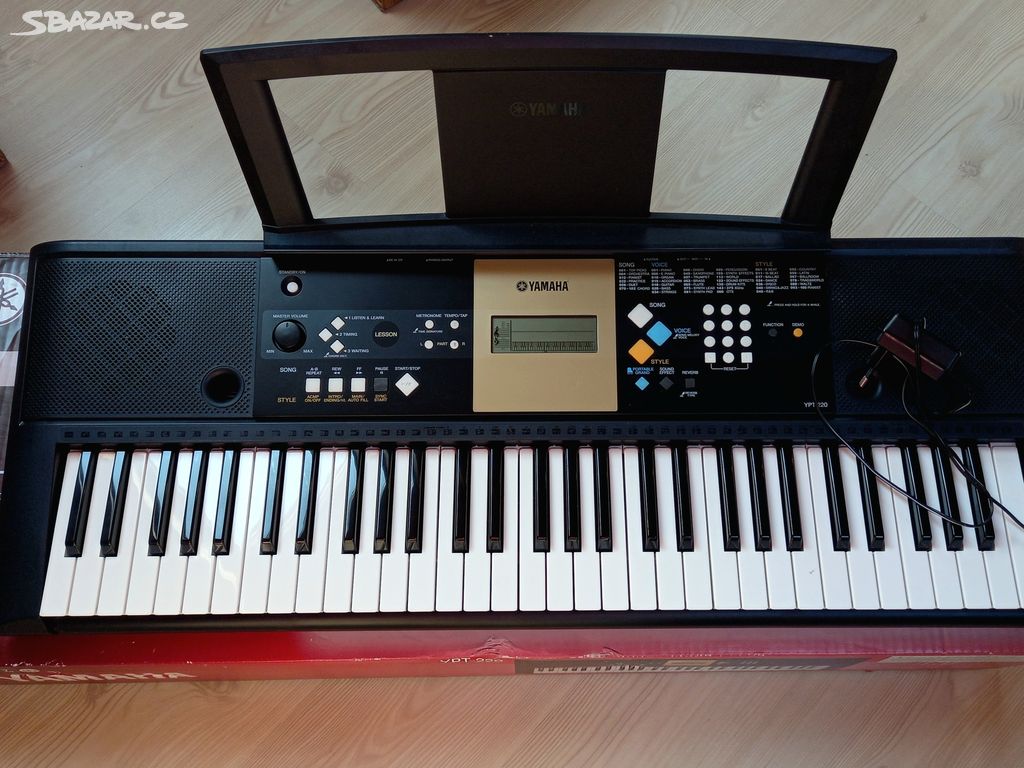 Klávesy Yamaha YPT-220