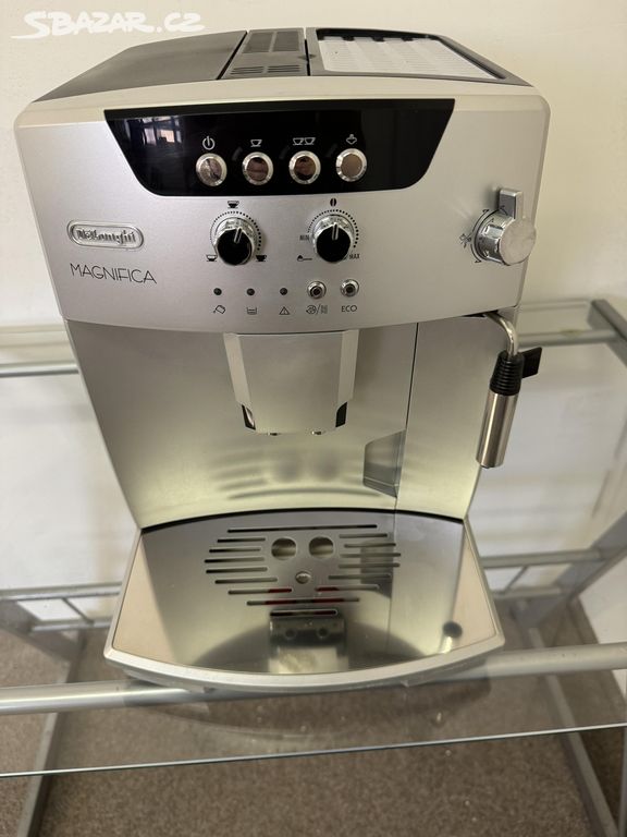 Prodám kávovar DeLonghi ECAM04.110.S