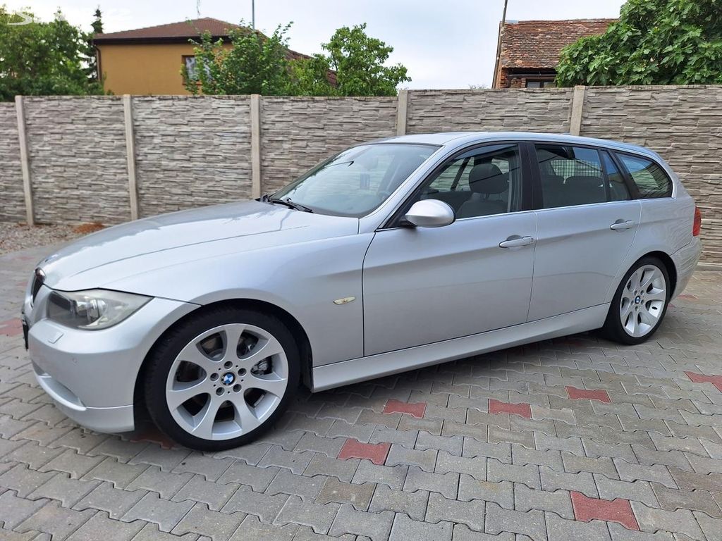 BMW Řada 3, 330XD sport,170kW,aut.,panor.