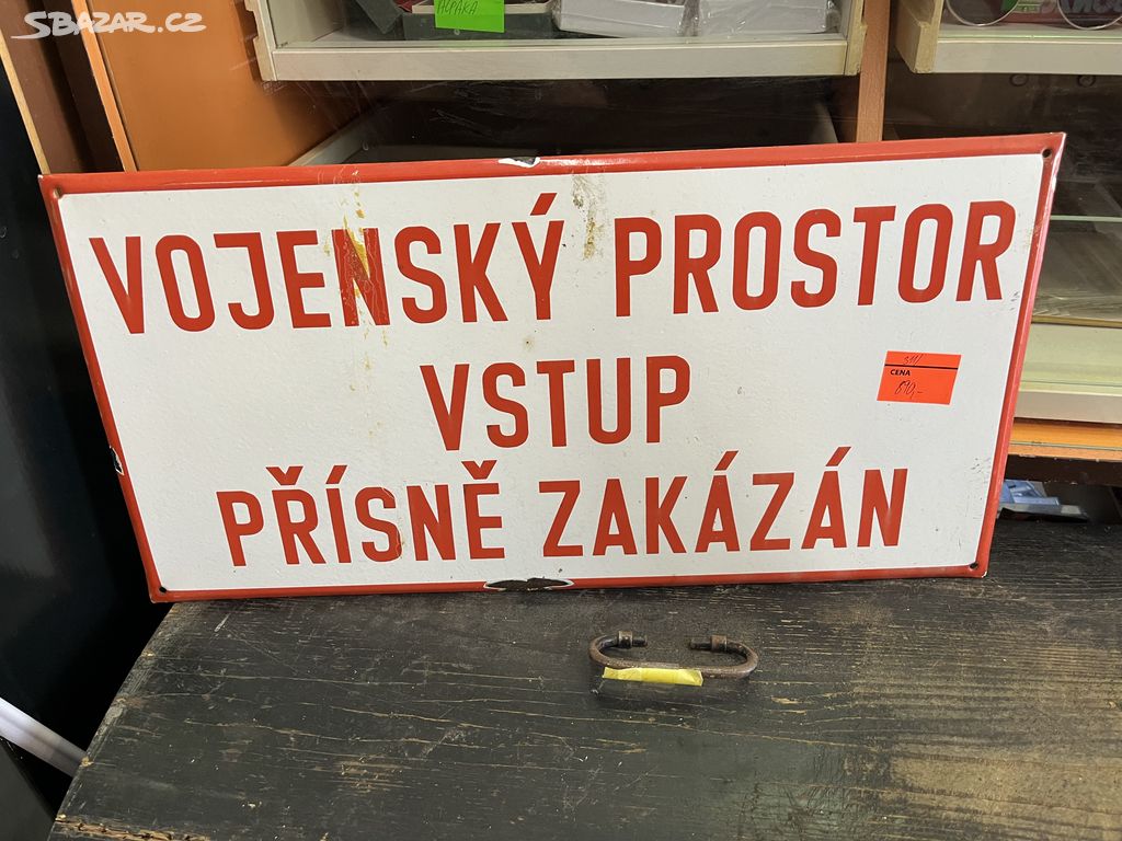 Cedule Vojenský prostor