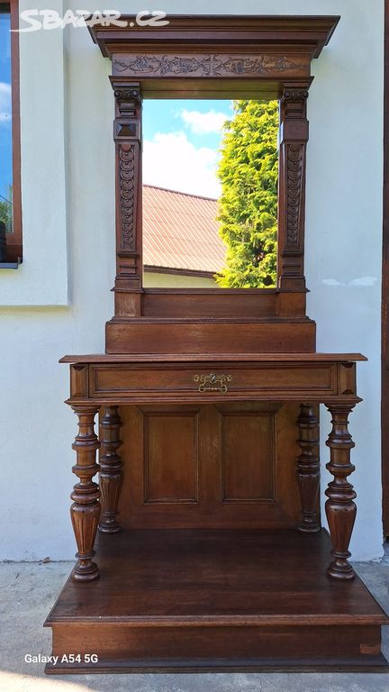 Prodám toaletku z 1. pol. 19 století. Biedermeier