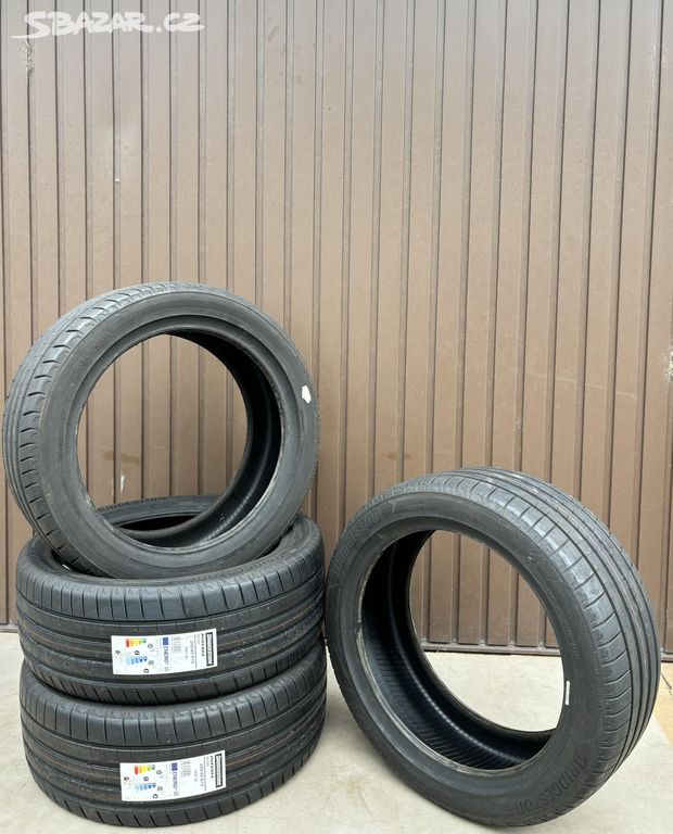 Bridgestone Potenza S001 245/45 R19 102Y Letní