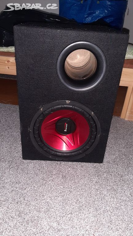 Kvalitní subwoofer do auta Star Bass B300-7