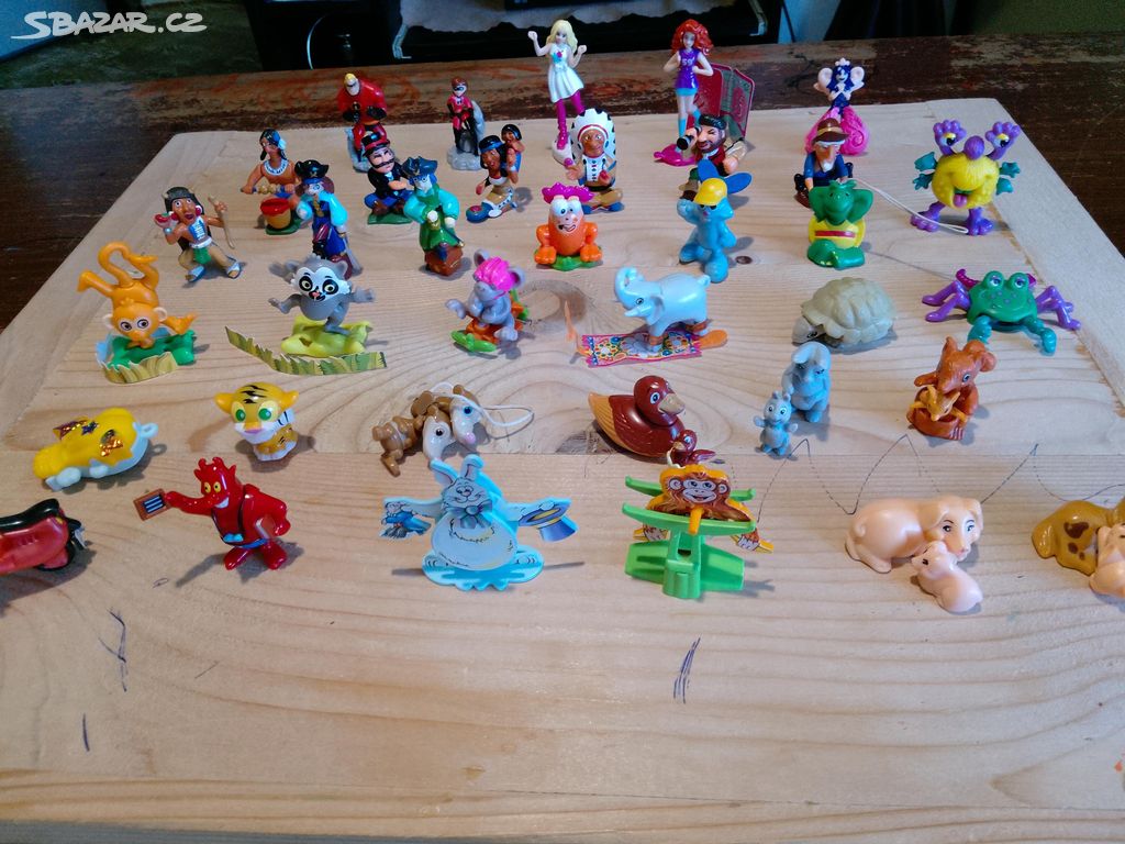 Kinder figurky mix 9