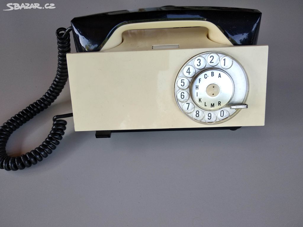 Starý telefon TESLA typ T-65-H /psaníčko, rakvička