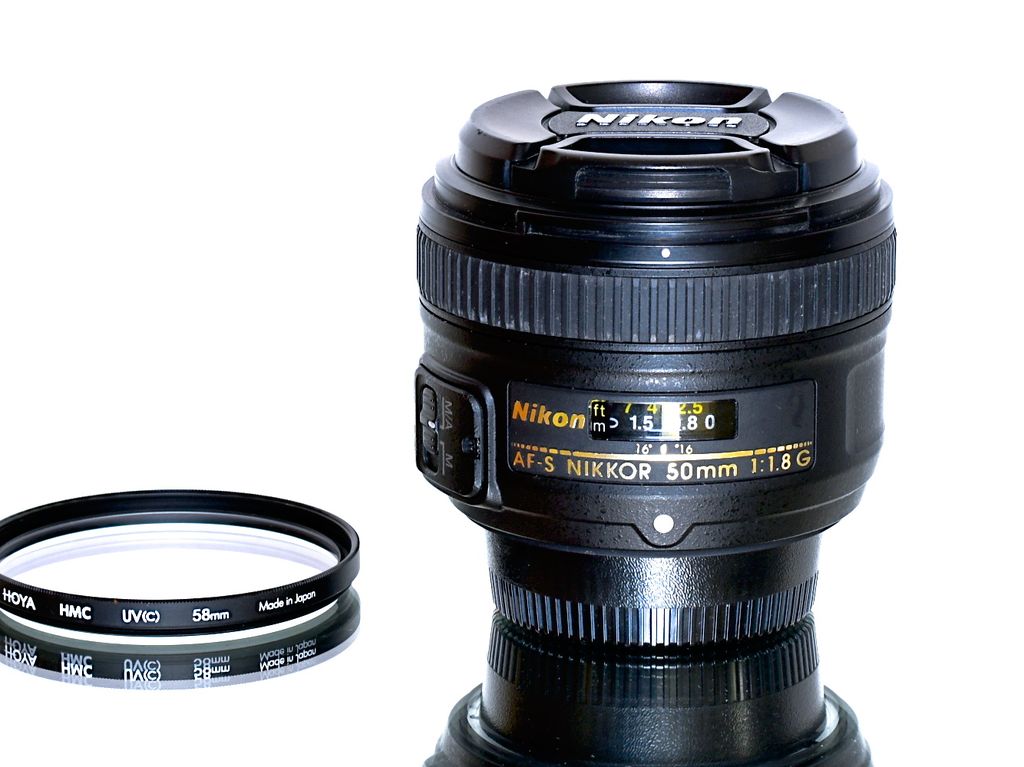 Nikon AF-S Nikkor 50mm f/1,8G + UV Hoya HMC TOP