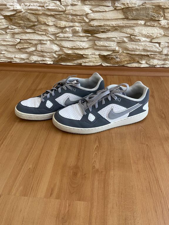 Krásné šedo-bílé pánské tenisky NIKE-vel. 45