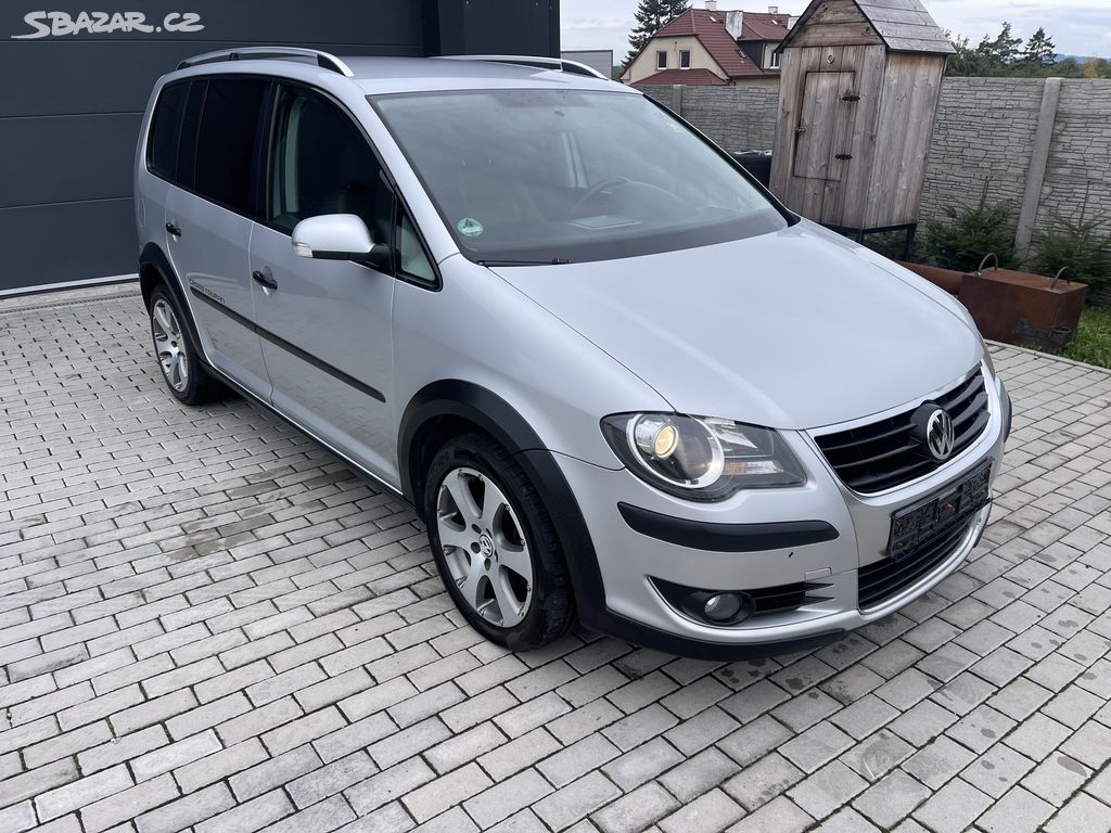 VW Touran 1.9 tdi CROSS 77 kw 7 Míst!